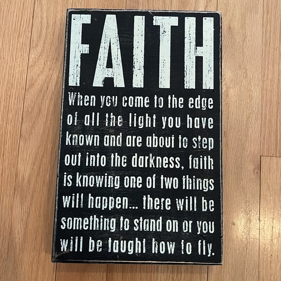 Faith signs all in good condition. - Picture 2 of 7